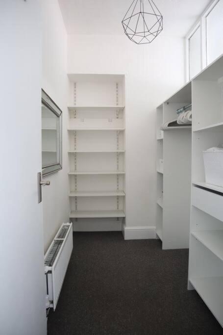 לייסטר Spacious 1 Bedroom Apartment מראה חיצוני תמונה
